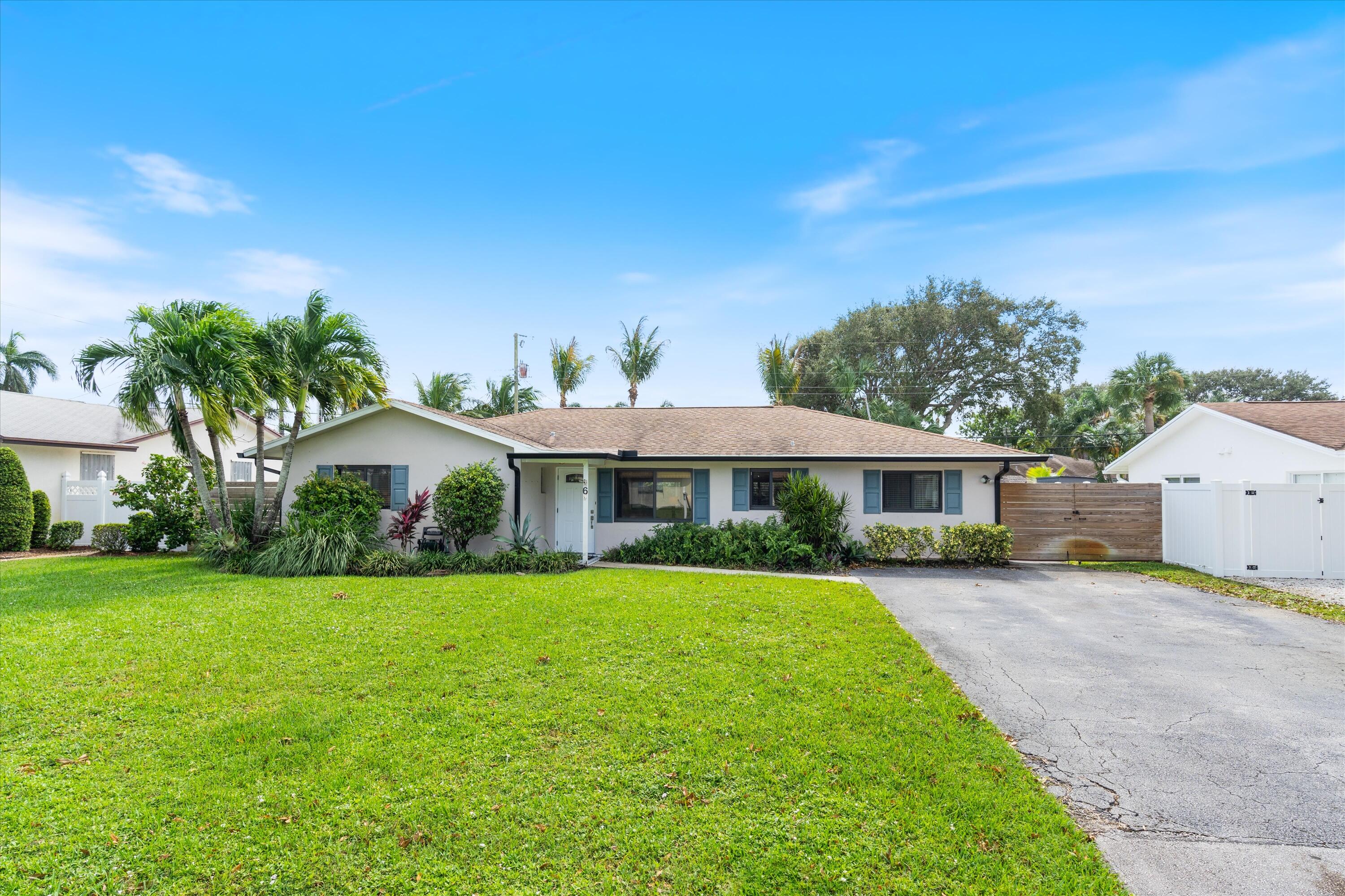 6 Windsor Road West Jupiter, FL 33469 - Photo 3 of 25 02-6 Windsor Road W Jupiter, FL-118