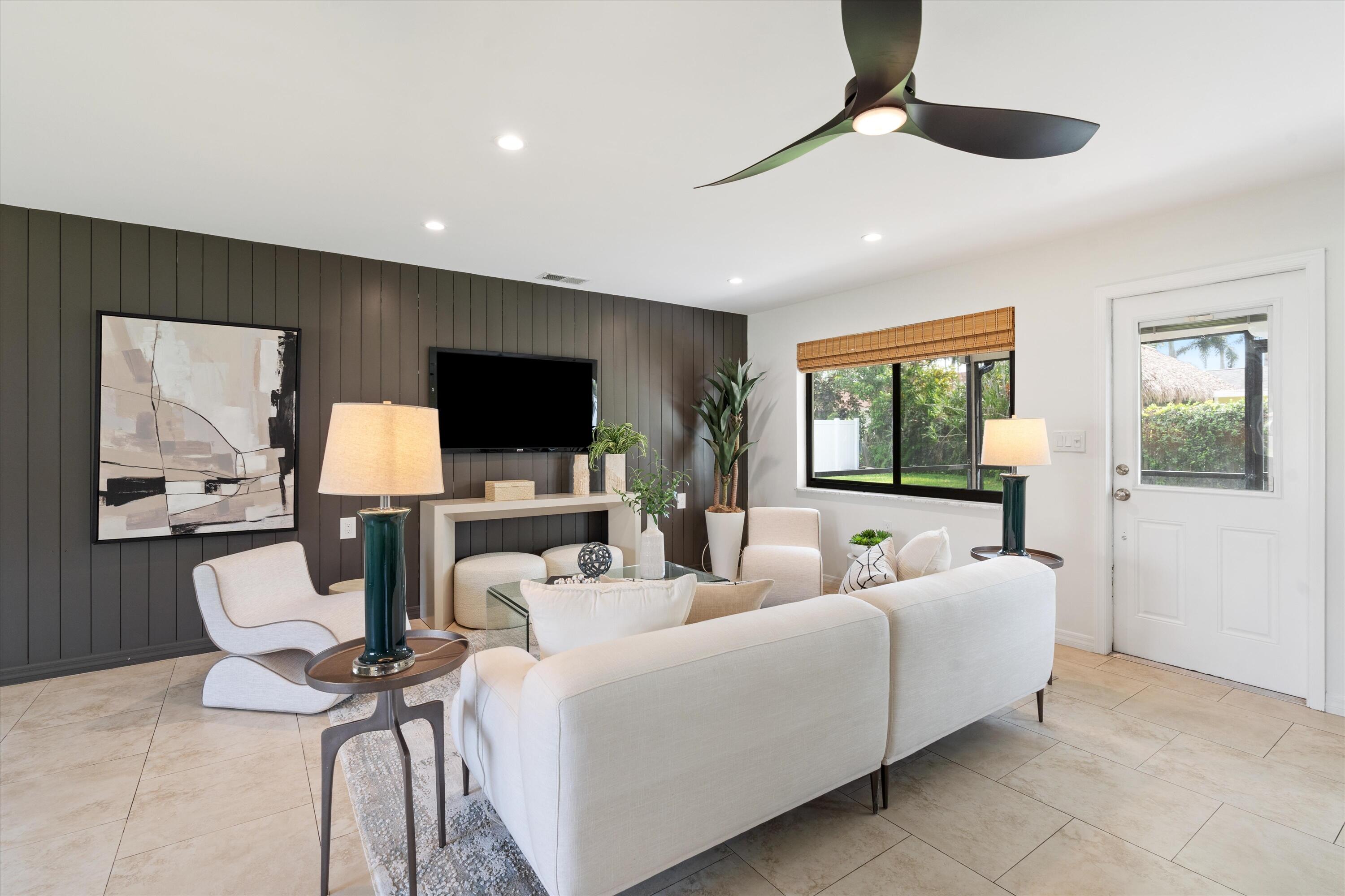 6 Windsor Road West Jupiter, FL 33469 - Photo 4 of 25 05-6 Windsor Road W Jupiter, FL-102