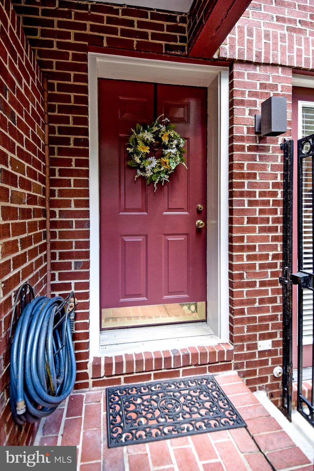 1927 Belmont Road Northwest, Unit 83 Washington, DC 20009 - Photo 4 of 27 Separate private entrance