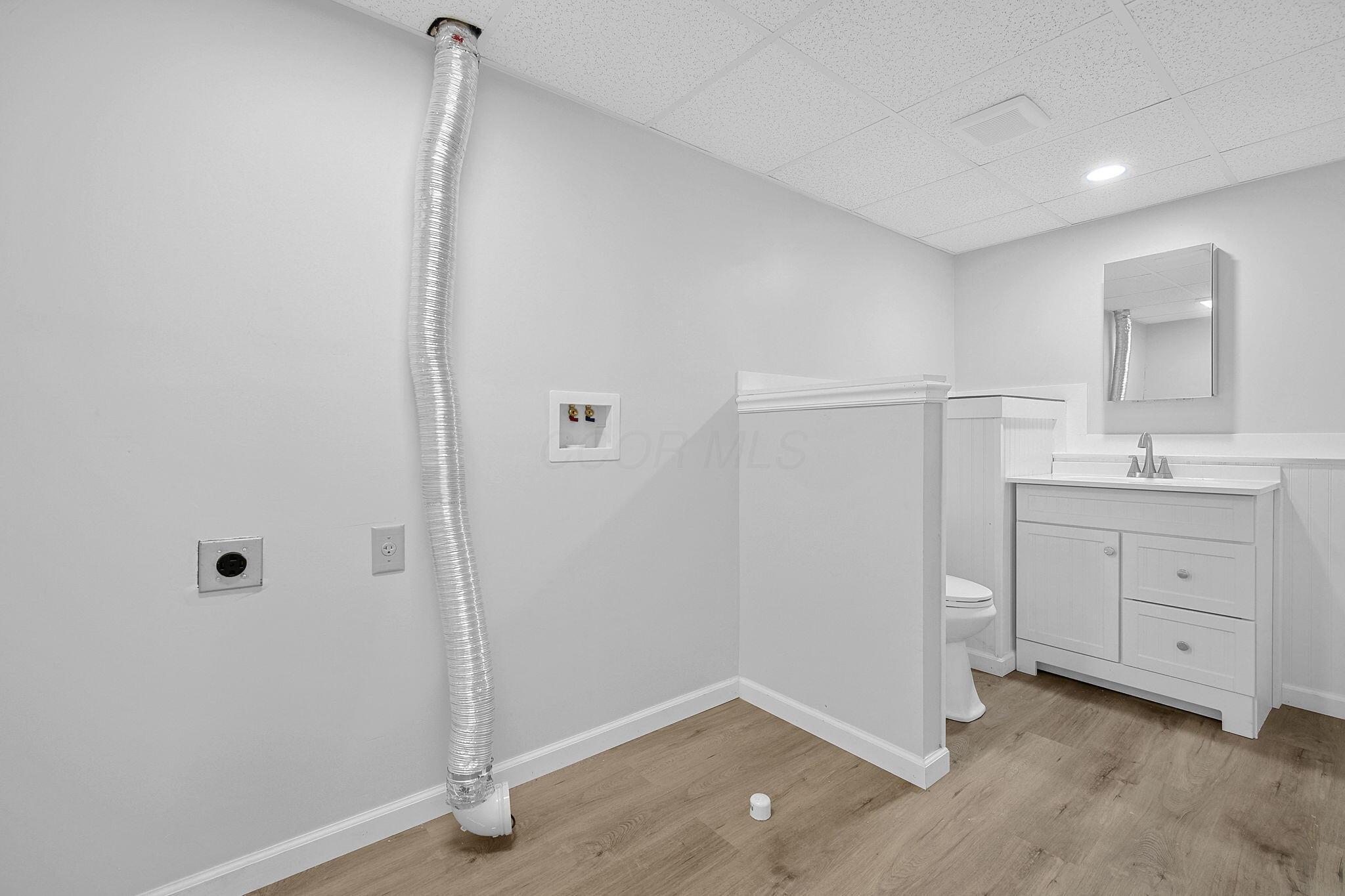 1187 Rendezvous Lane Columbus, OH 43207 - Photo 29 of 43 Laundry-Half Bath-LL