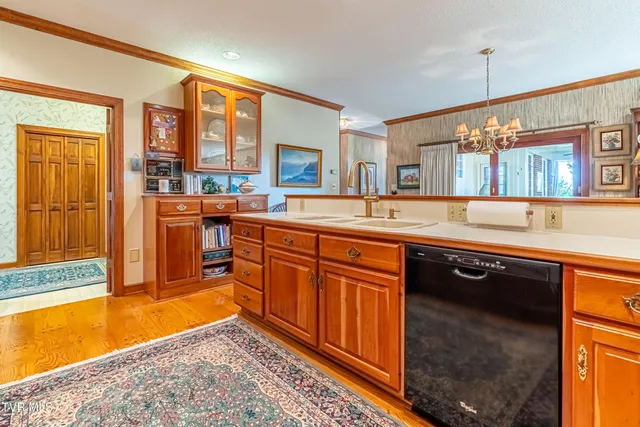 $805,000 | 19134 Amelia Drive, Abingdon, VA 24211