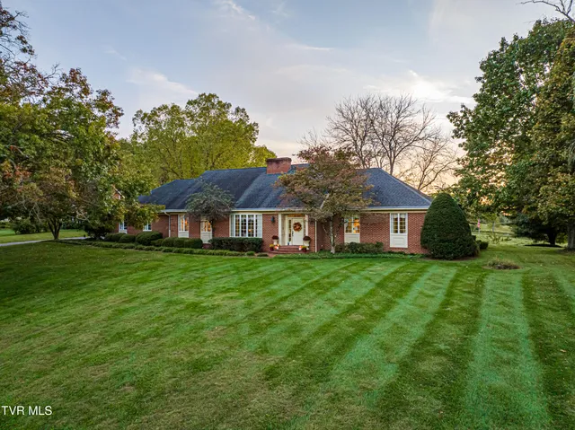 $805,000 | 19134 Amelia Drive, Abingdon, VA 24211