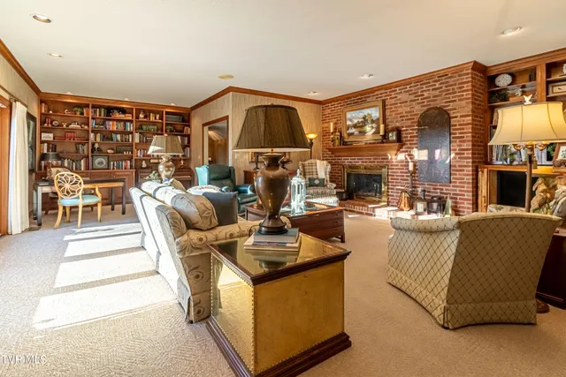 $805,000 | 19134 Amelia Drive, Abingdon, VA 24211