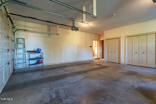 $805,000 | 19134 Amelia Drive, Abingdon, VA 24211