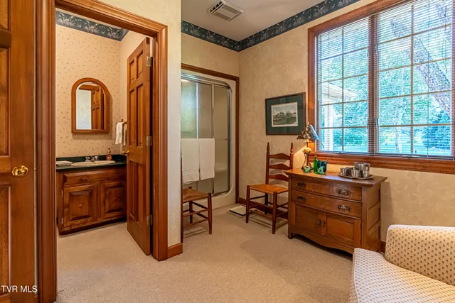 $805,000 | 19134 Amelia Drive, Abingdon, VA 24211