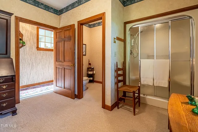 $805,000 | 19134 Amelia Drive, Abingdon, VA 24211