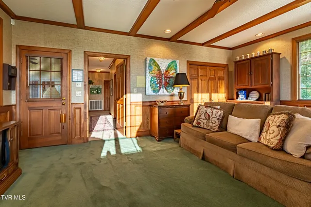 $805,000 | 19134 Amelia Drive, Abingdon, VA 24211