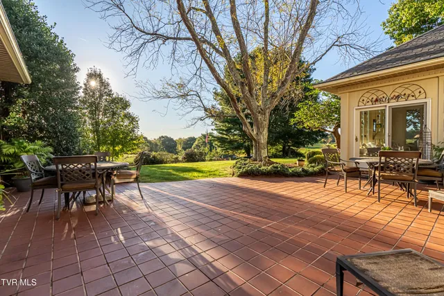 $805,000 | 19134 Amelia Drive, Abingdon, VA 24211