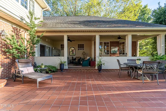 $805,000 | 19134 Amelia Drive, Abingdon, VA 24211