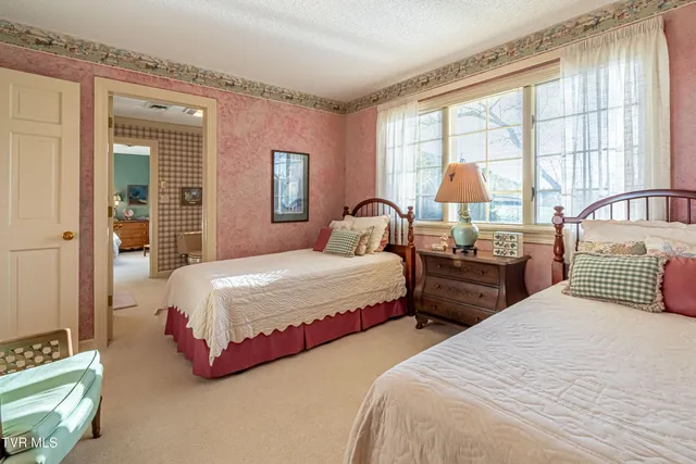 $805,000 | 19134 Amelia Drive, Abingdon, VA 24211