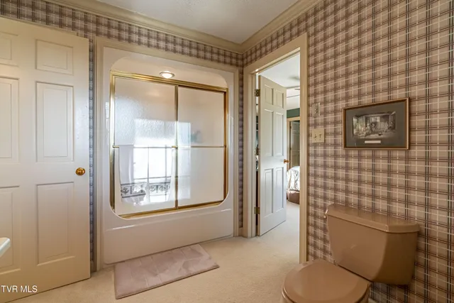 $805,000 | 19134 Amelia Drive, Abingdon, VA 24211