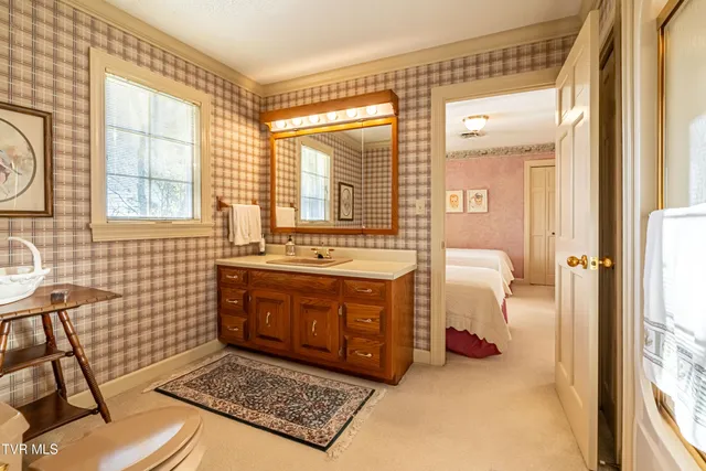 $805,000 | 19134 Amelia Drive, Abingdon, VA 24211