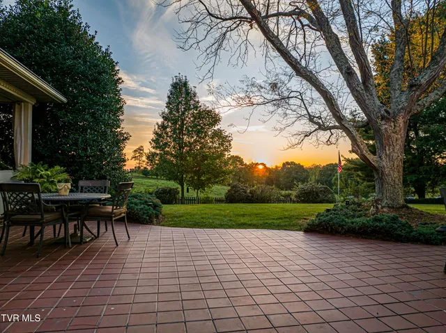 $805,000 | 19134 Amelia Drive, Abingdon, VA 24211