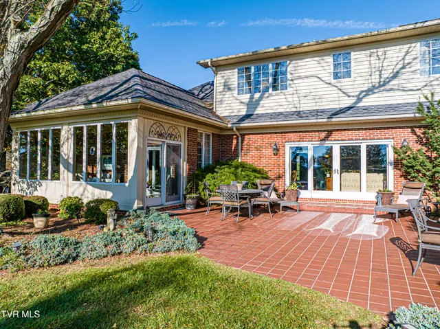 $805,000 | 19134 Amelia Drive, Abingdon, VA 24211