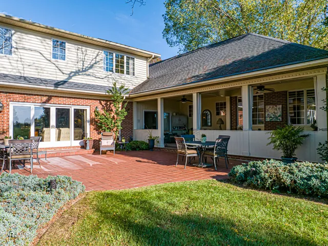 $805,000 | 19134 Amelia Drive, Abingdon, VA 24211