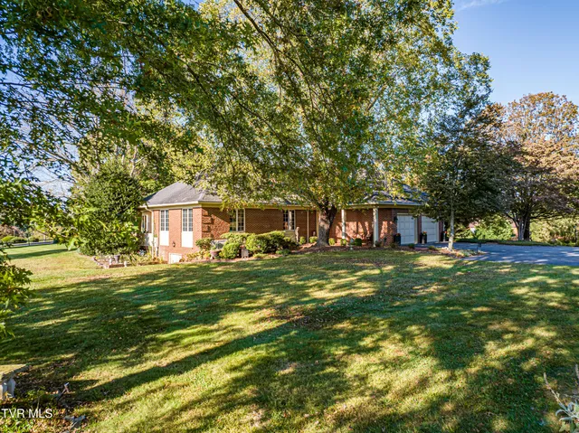 $805,000 | 19134 Amelia Drive, Abingdon, VA 24211
