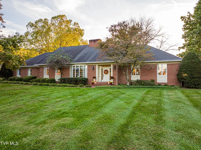 $805,000 | 19134 Amelia Drive, Abingdon, VA 24211