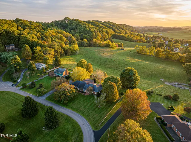 $805,000 | 19134 Amelia Drive, Abingdon, VA 24211