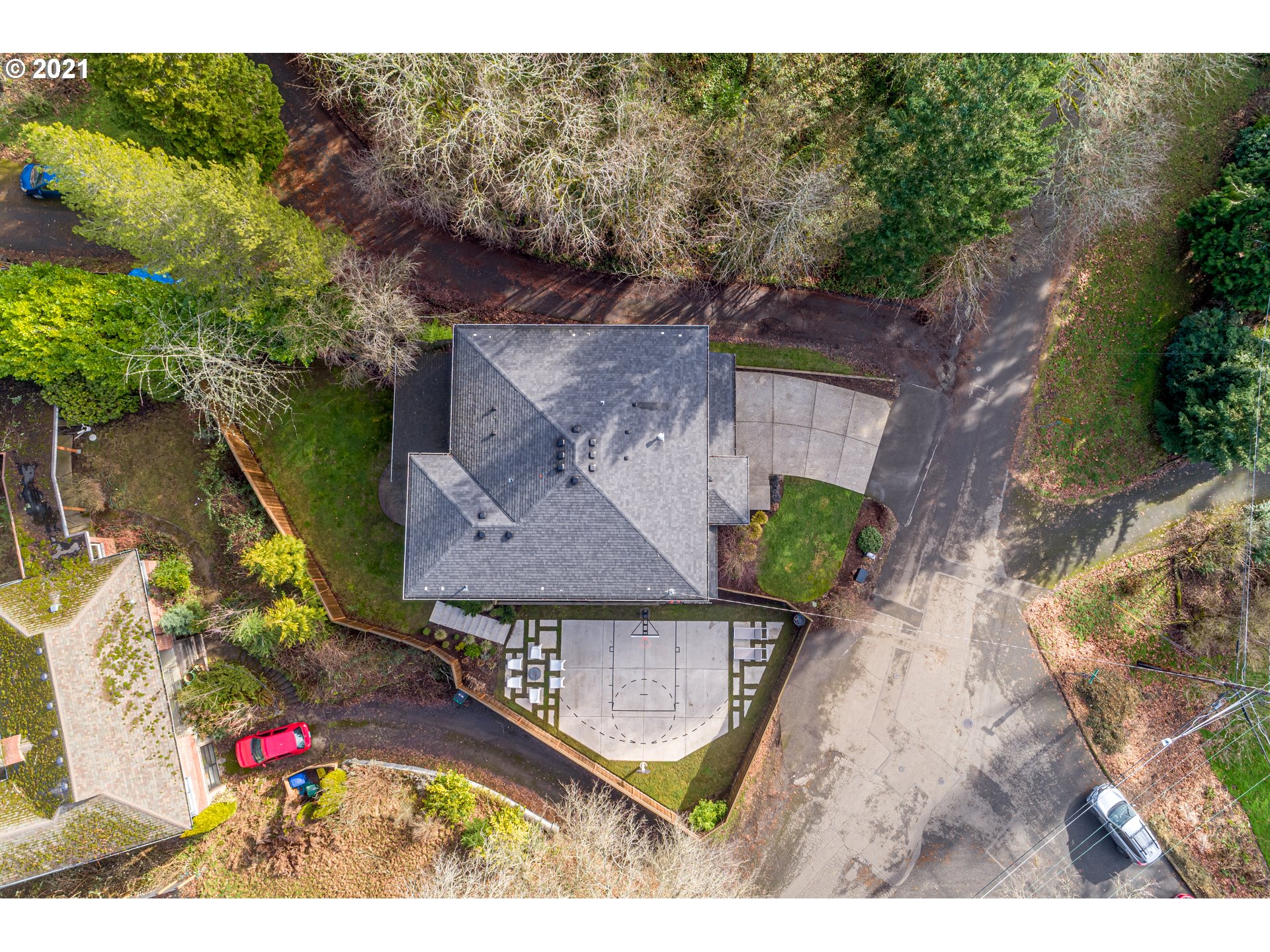 10340 Southwest Ridgeview Lane Portland, OR 97219 - Photo 2 of 32 Gallery Image 2