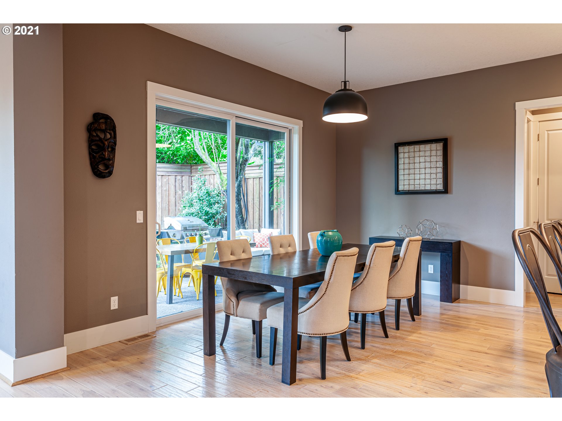 10340 Southwest Ridgeview Lane Portland, OR 97219 - Photo 12 of 32 Gallery Image 12