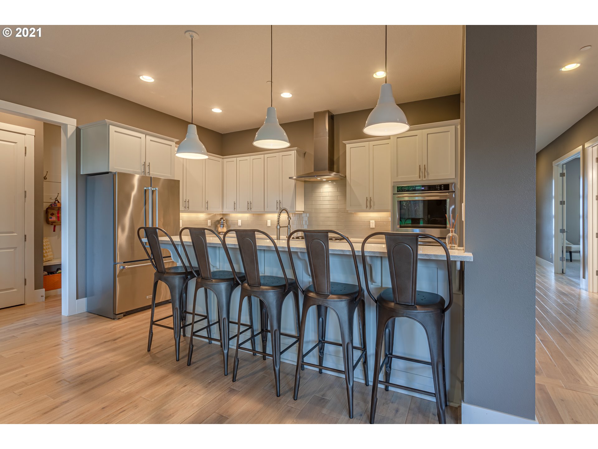 10340 Southwest Ridgeview Lane Portland, OR 97219 - Photo 13 of 32 Gallery Image 13