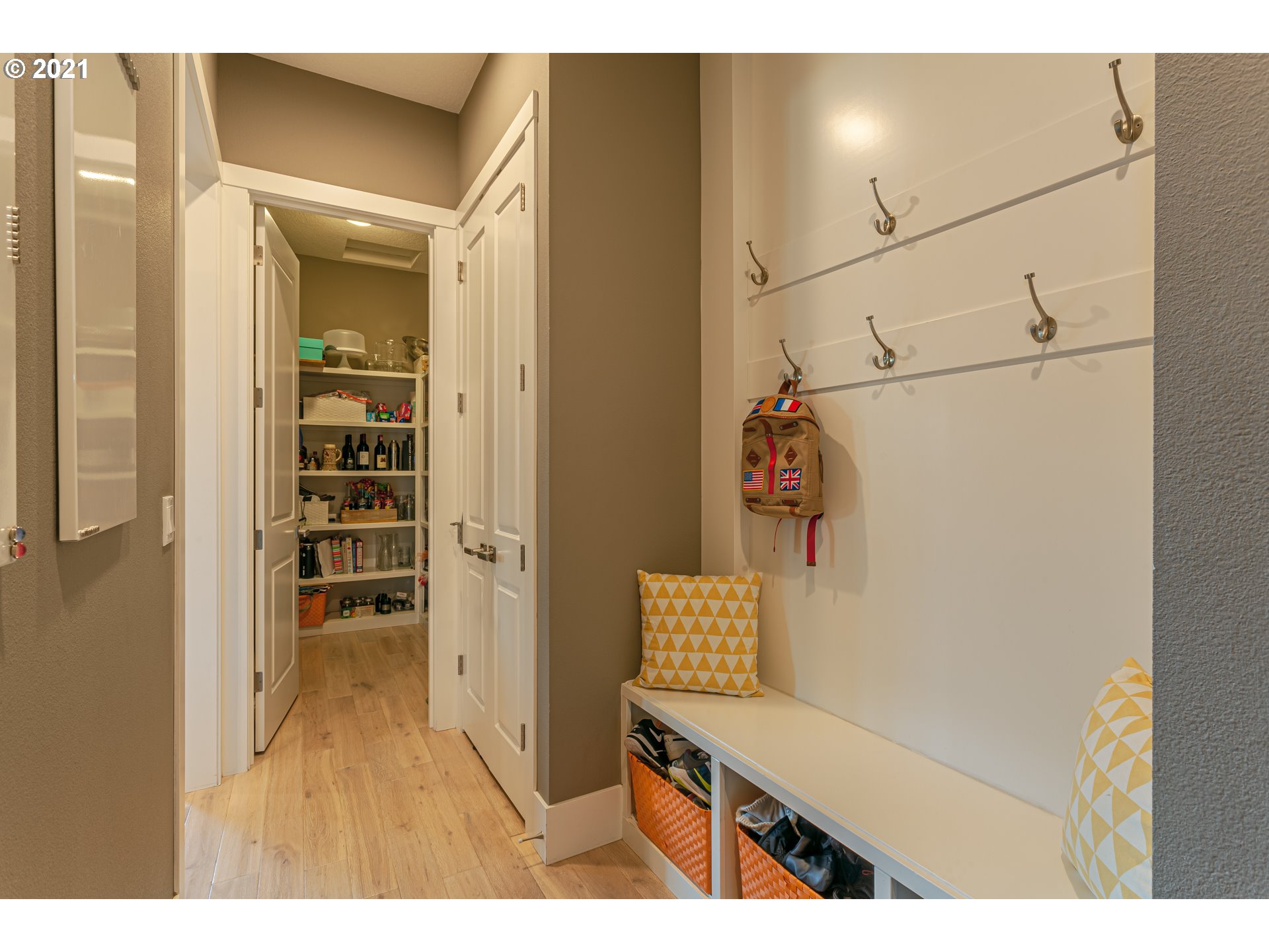 10340 Southwest Ridgeview Lane Portland, OR 97219 - Photo 17 of 32 Gallery Image 17