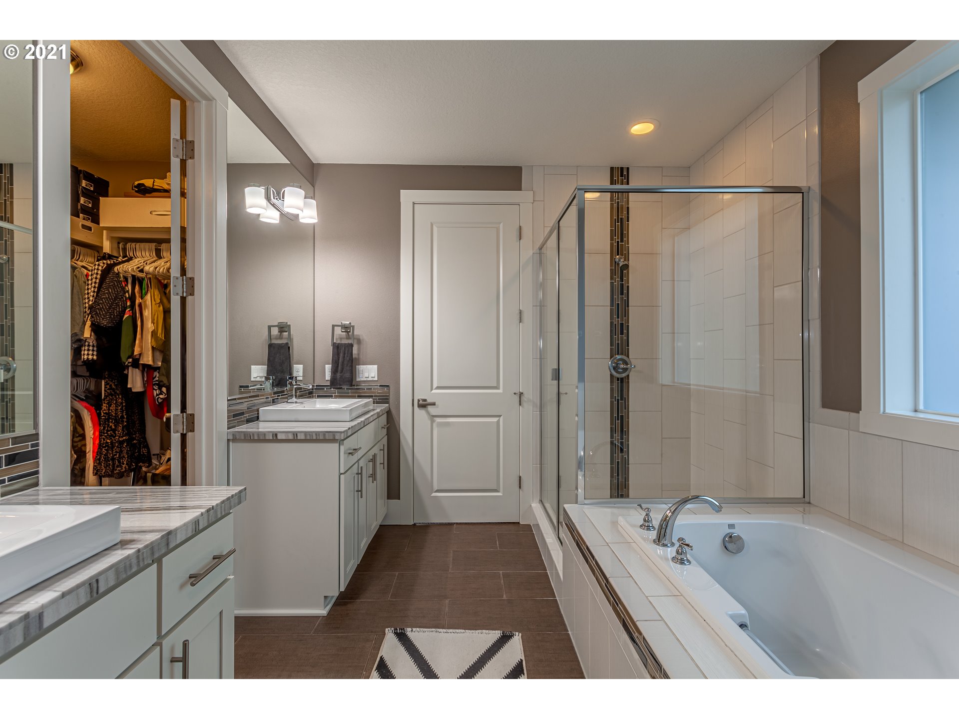 10340 Southwest Ridgeview Lane Portland, OR 97219 - Photo 22 of 32 Gallery Image 22