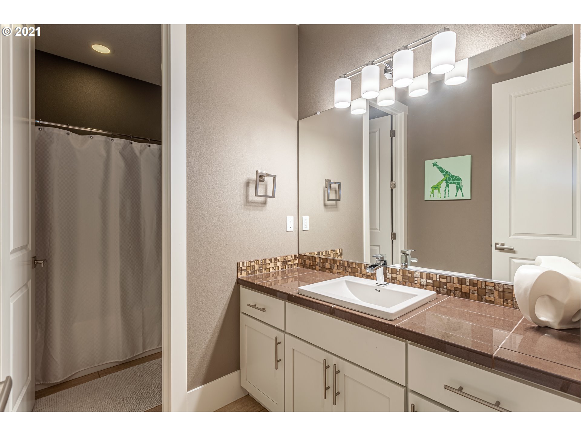 10340 Southwest Ridgeview Lane Portland, OR 97219 - Photo 27 of 32 Gallery Image 27