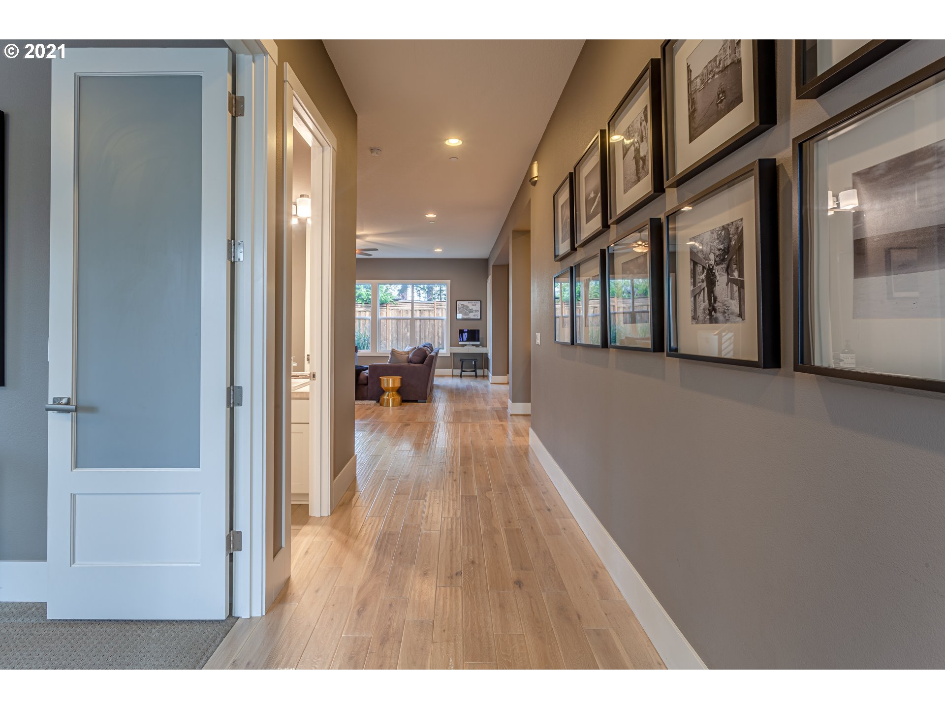 10340 Southwest Ridgeview Lane Portland, OR 97219 - Photo 6 of 32 Gallery Image 6