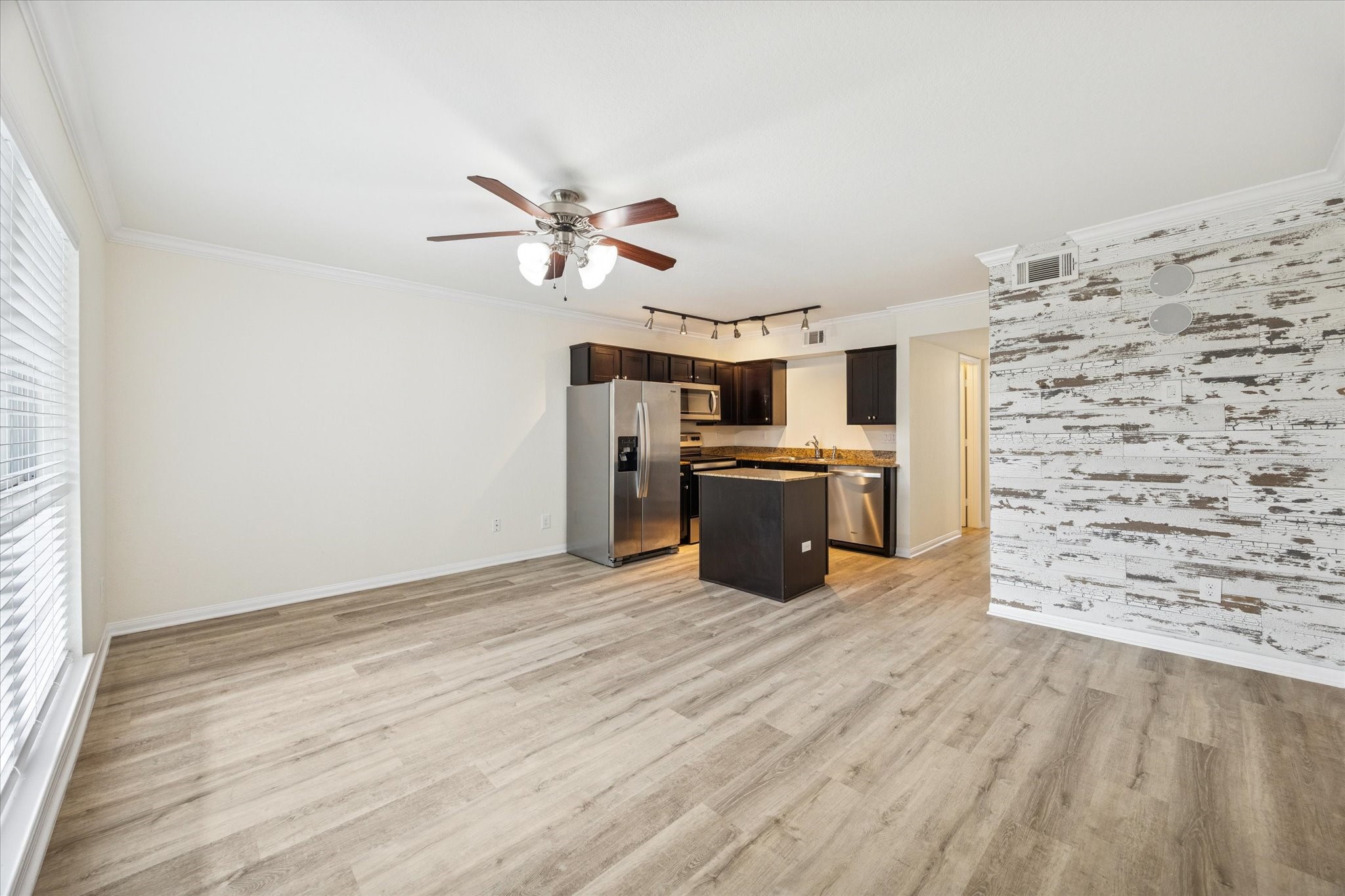 300 Pecore Street, Unit 29 Houston, TX 77009 - Photo 3 of 9