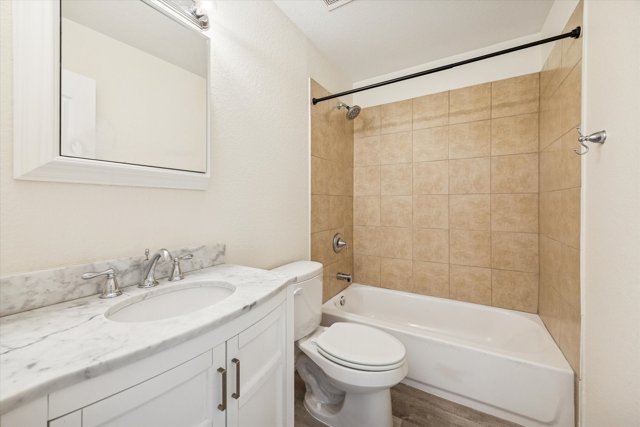 300 Pecore Street, Unit 29 Houston, TX 77009 - Photo 6 of 9