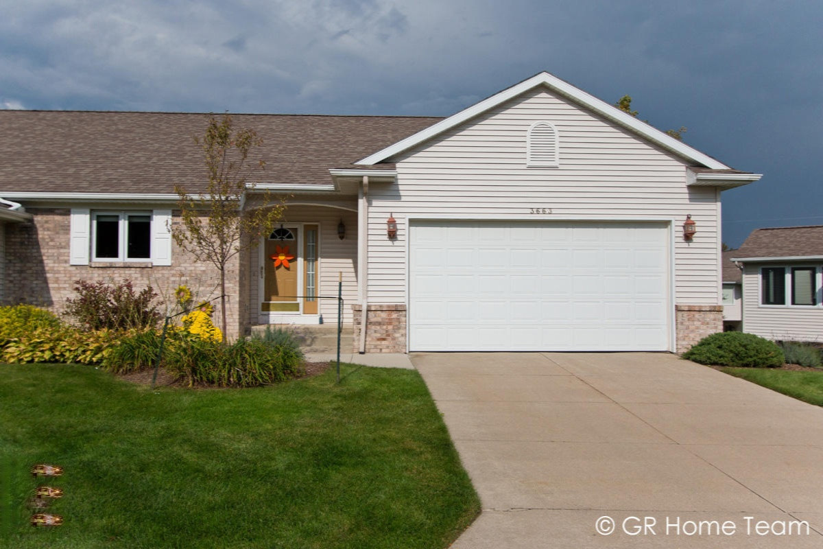 3663 Jason Ridge Lane Southwest, Unit 11 Grand Rapids, MI 49534 - Photo 2 of 41 002 - main - IMG_4051