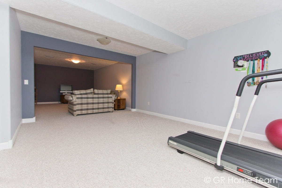 3663 Jason Ridge Lane Southwest, Unit 11 Grand Rapids, MI 49534 - Photo 29 of 41 030 - family room - IMG_4142