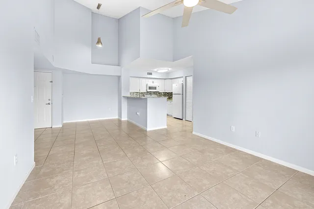 $2,200 | 7856 Sonoma Springs Circle, Unit 305, Lake Worth, FL 33463