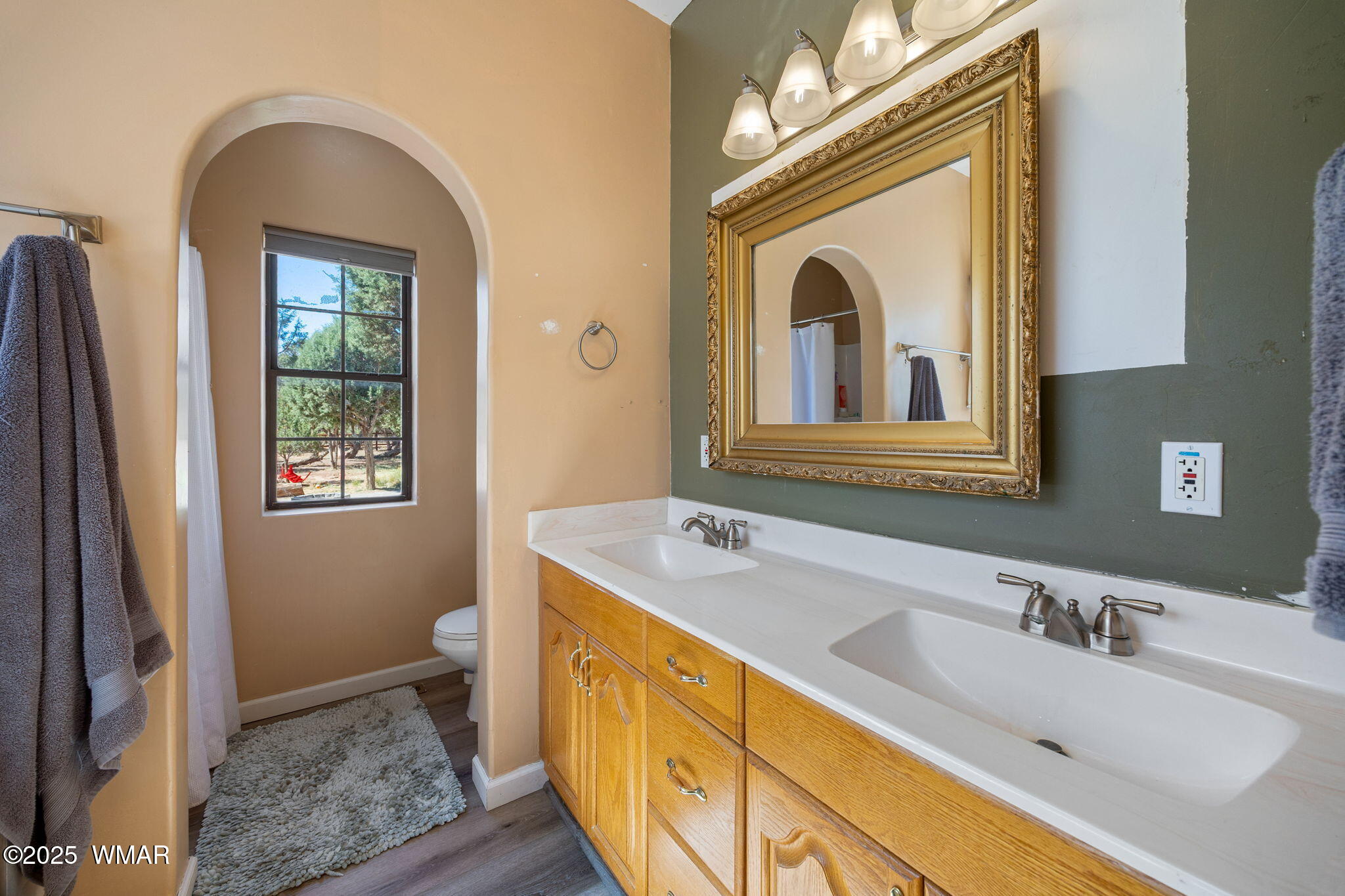 6853 Rim Rock Road Show Low, AZ 85901 - Photo 17 of 42 Master Bath