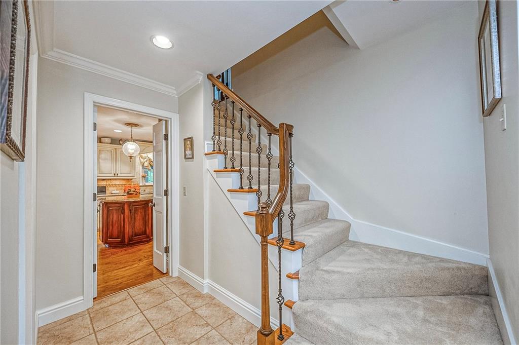 310 Wildberry Road Pittsburgh, PA 15238 - Photo 3 of 45