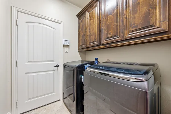 $2,350 | 17921 Misty Harbor Drive, Pflugerville, TX 78660