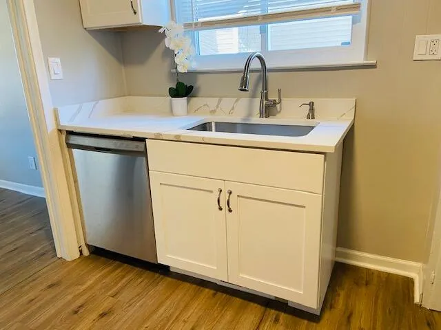 $179,900 | 8627 Robindale Avenue, Dearborn Heights, MI 48127