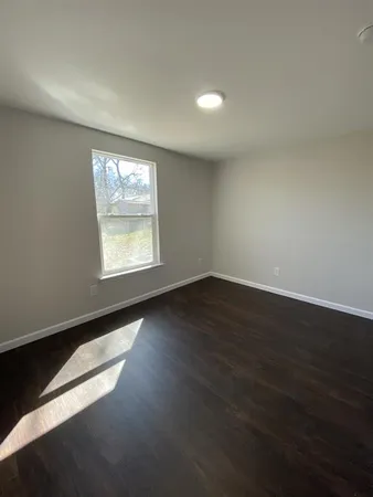 $1,190 | 618 Cedarcrest Drive, Tool, TX 75143