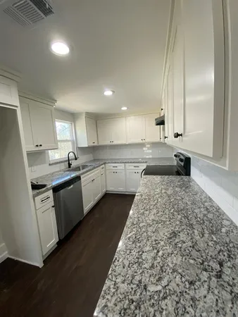 $1,190 | 618 Cedarcrest Drive, Tool, TX 75143