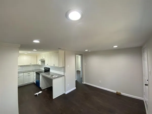 $1,190 | 618 Cedarcrest Drive, Tool, TX 75143