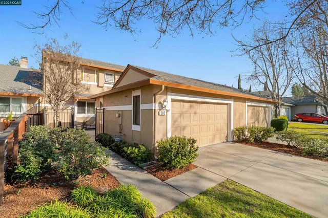 $969,000 | 582 La Corso Drive, Walnut Creek, CA 94598