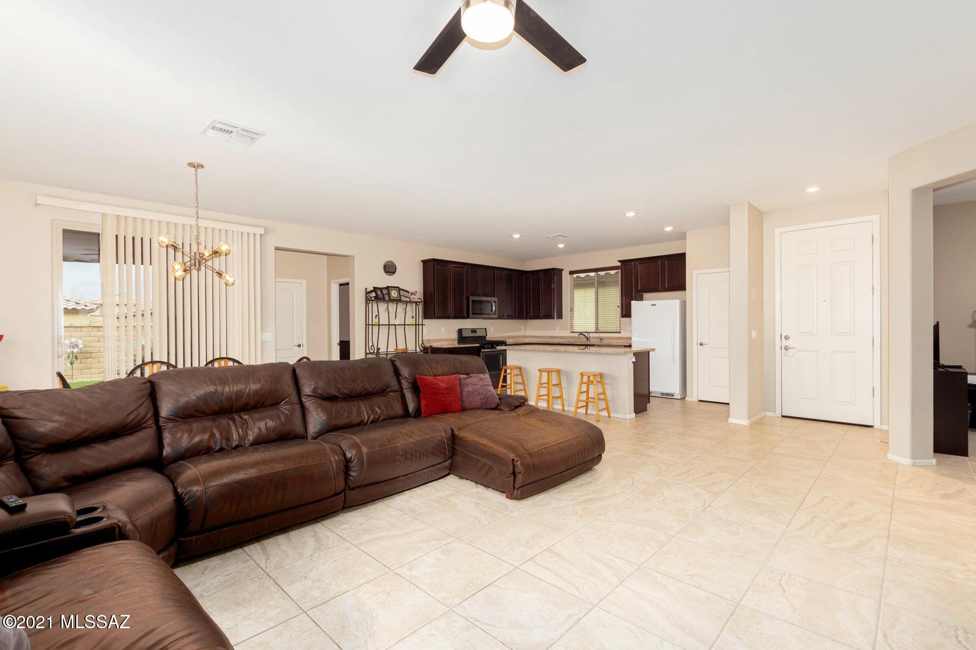 9578 South Trapper Ridge Drive Tucson, AZ 85747 - Photo 7 of 27