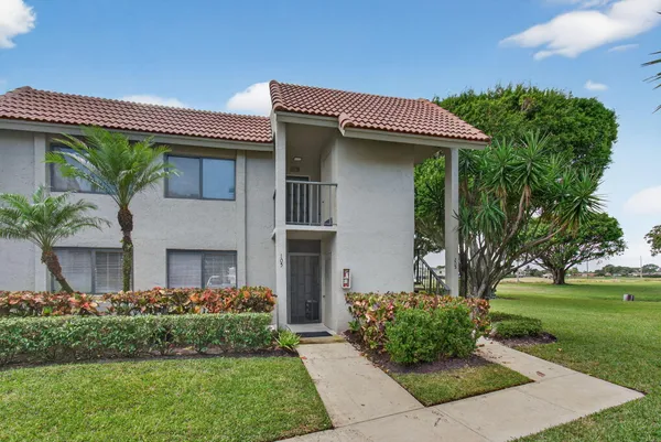 $179,000 | 5771 Fairway Park Court, Unit 205, Boynton Beach, FL 33437