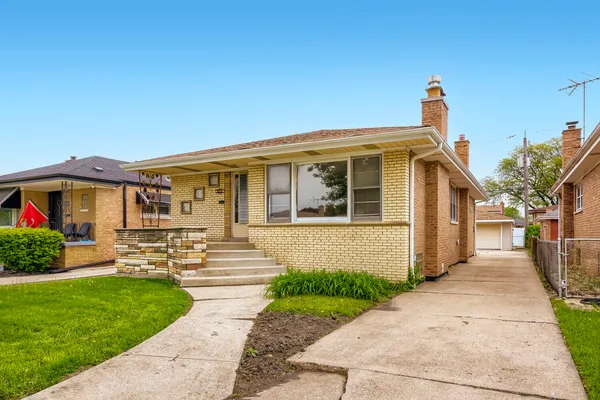 $399,000 | 8531 South Tripp Avenue, Chicago, IL 60652