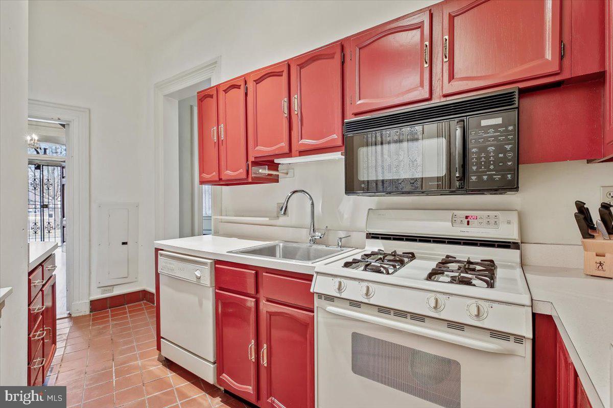 17 Logan Circle Northwest Washington, DC 20005 - Photo 12 of 55 Kitchen