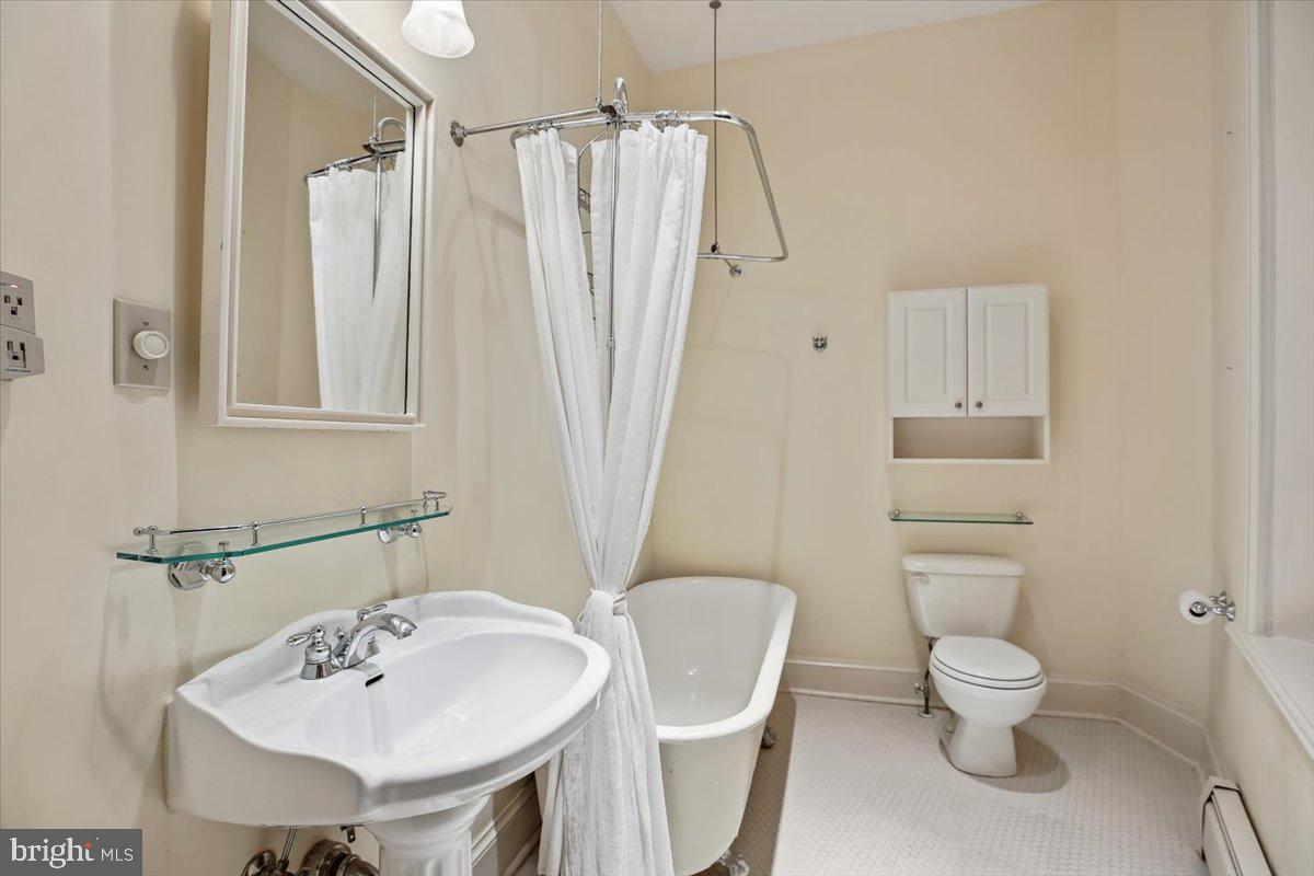 17 Logan Circle Northwest Washington, DC 20005 - Photo 19 of 55 Full Bath #1