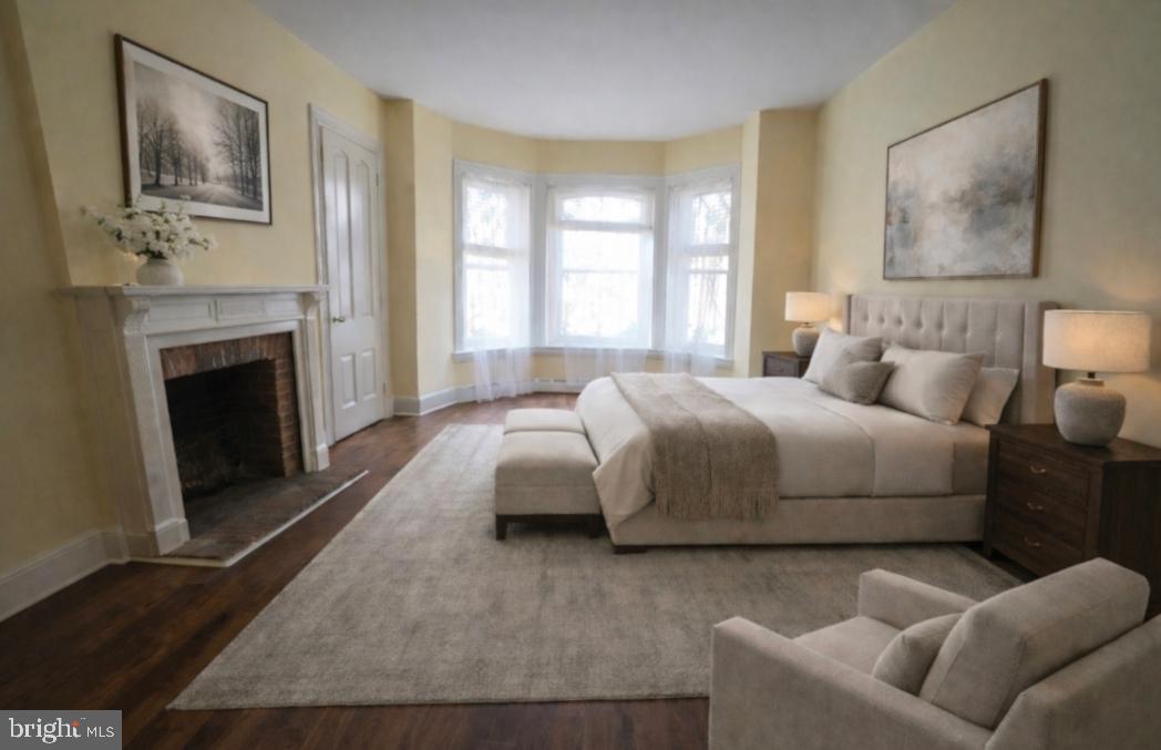 17 Logan Circle Northwest Washington, DC 20005 - Photo 19 of 43 Primary Bedroom (virtually staged)