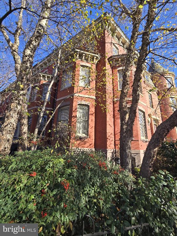 17 Logan Circle Northwest Washington, DC 20005 - Photo 2 of 43 Exterior Side