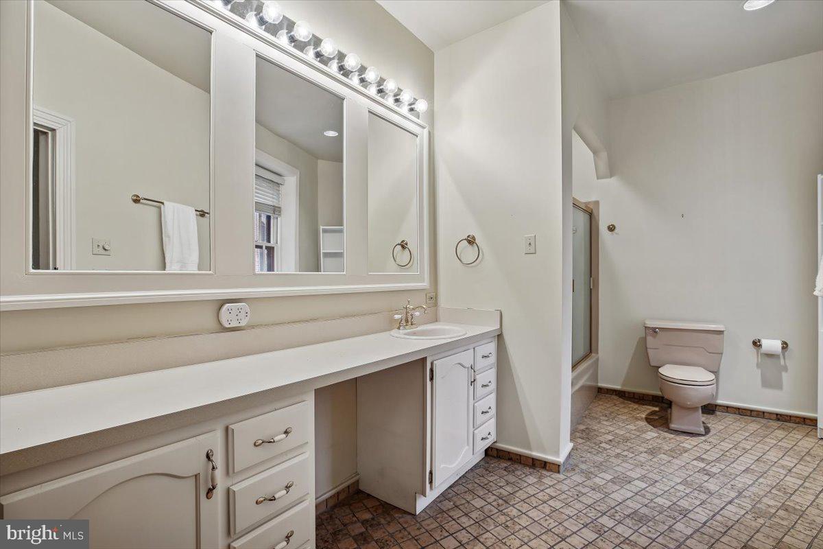 17 Logan Circle Northwest Washington, DC 20005 - Photo 28 of 55 Full Bath #2